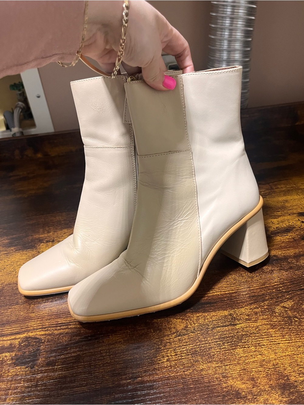 ALOHAS Cream Block Heel Ankle Boots